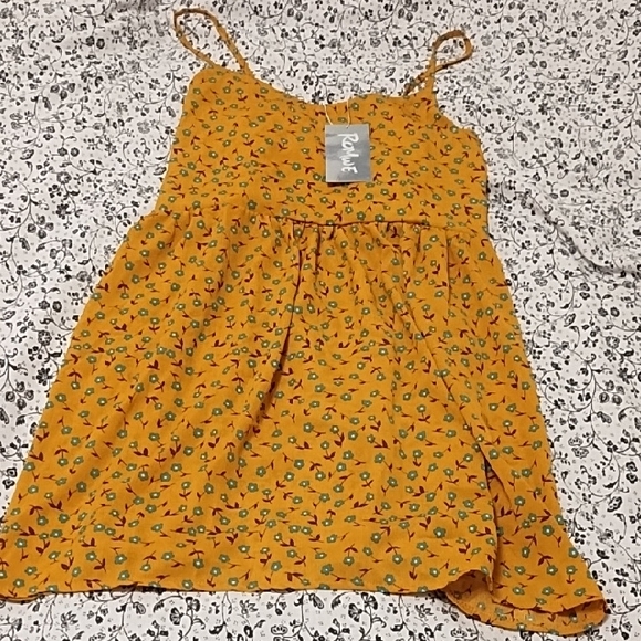 ROMWE Tops - NWT ROMWE Women's Yellow Floral Camisole